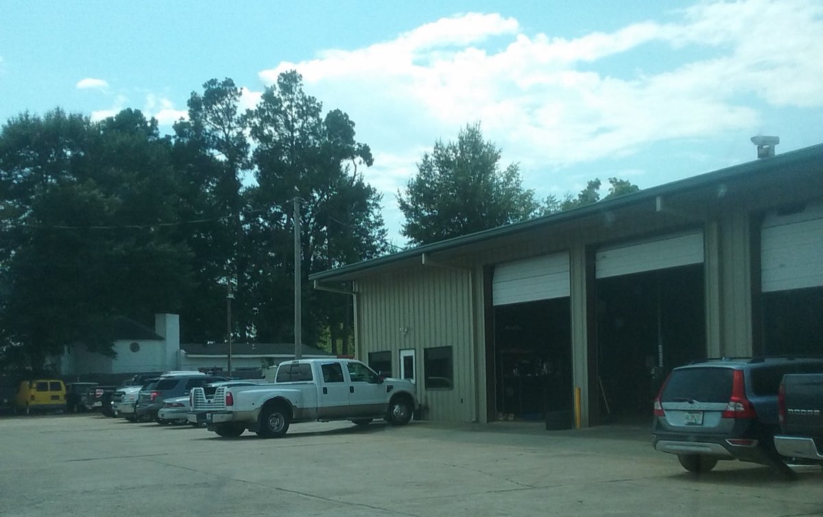Warren's Auto Repair, L.L.C. auto repair shop in Monroe, Louisiana